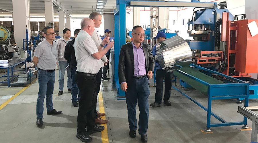 三年疫情后首訪！英國(guó)客戶Buyitdirec蒞臨金環(huán)電器視察